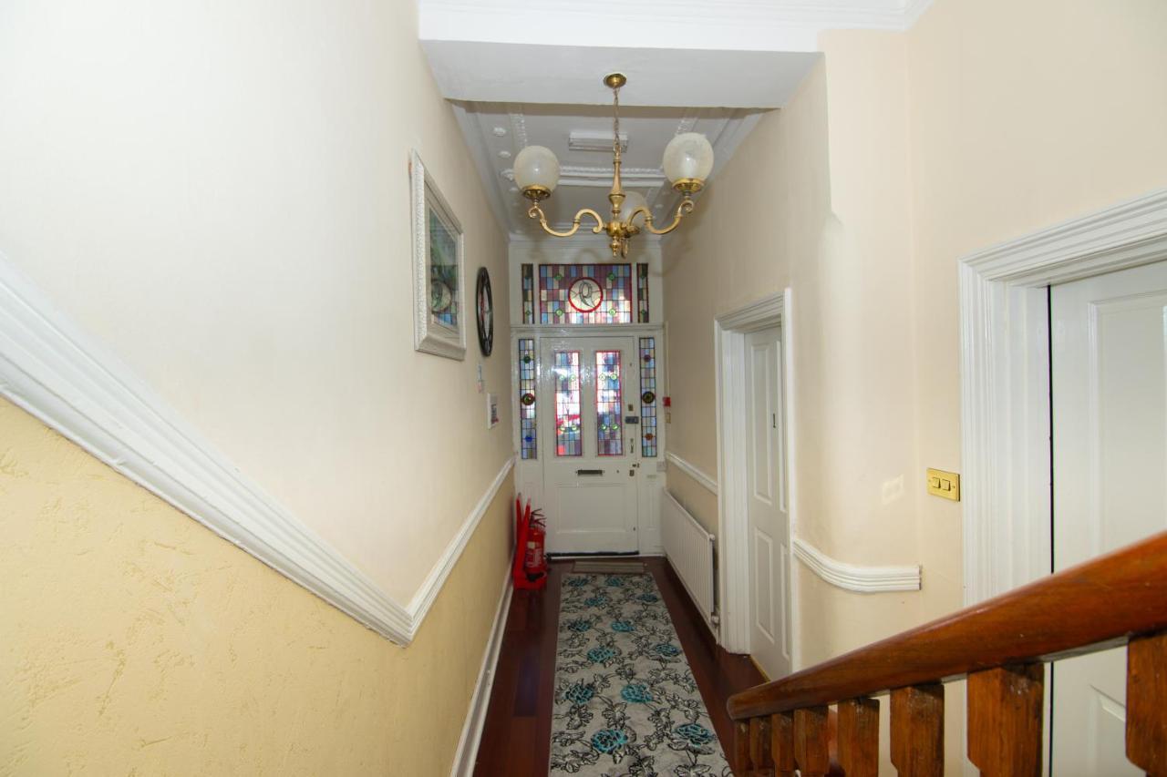 Victorian Woods Bnb Илфорд Экстерьер фото